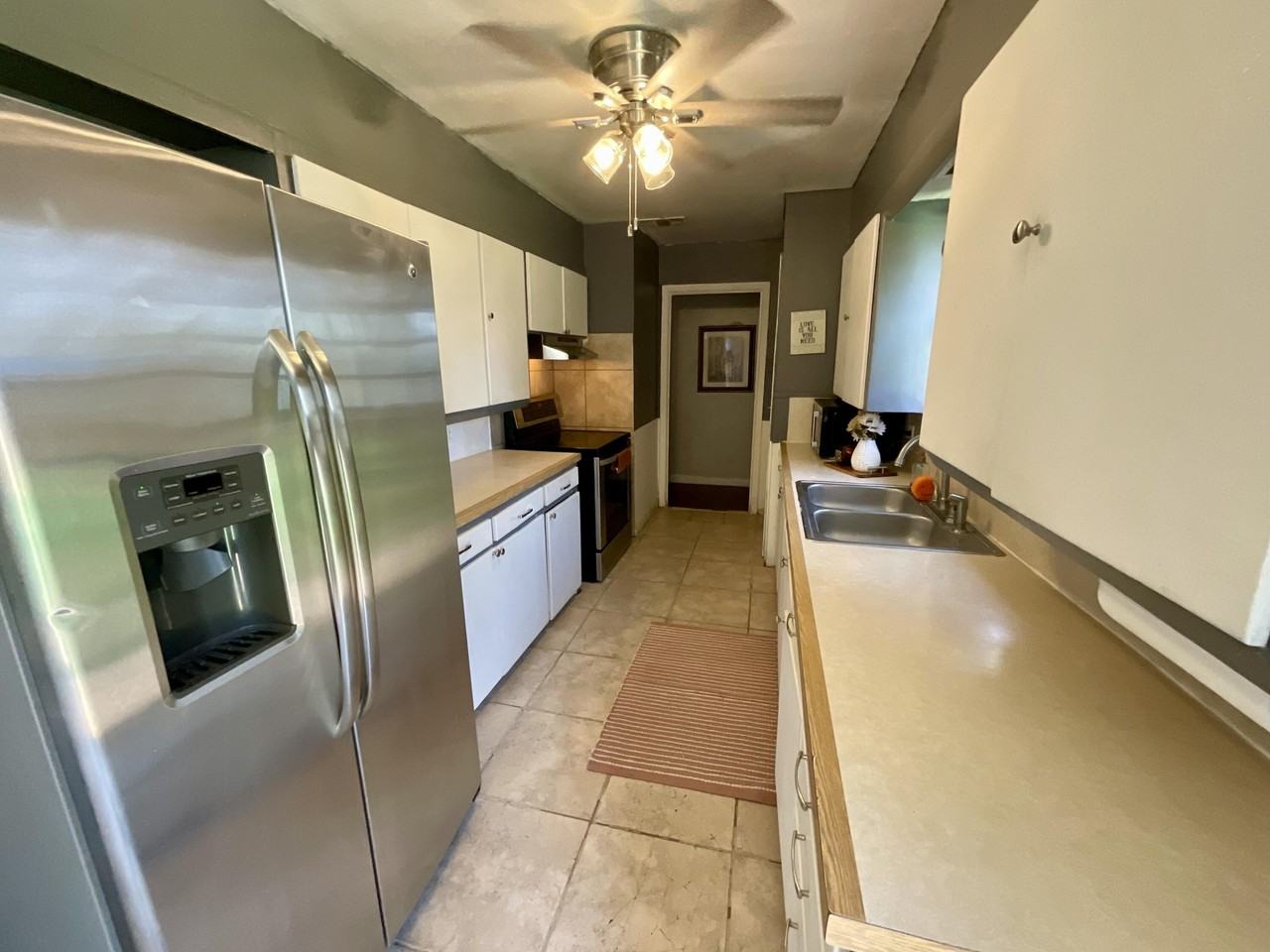 1603 43rd St - Photo 5 of 11