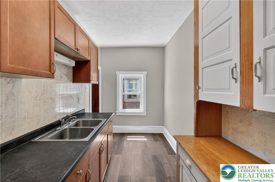 265 267 Bertsch E #2 - Photo 6 of 15