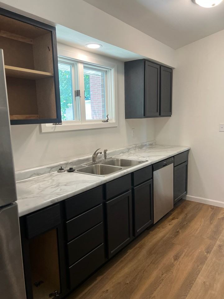 305 Naples Dr #1 - Photo 4 of 15
