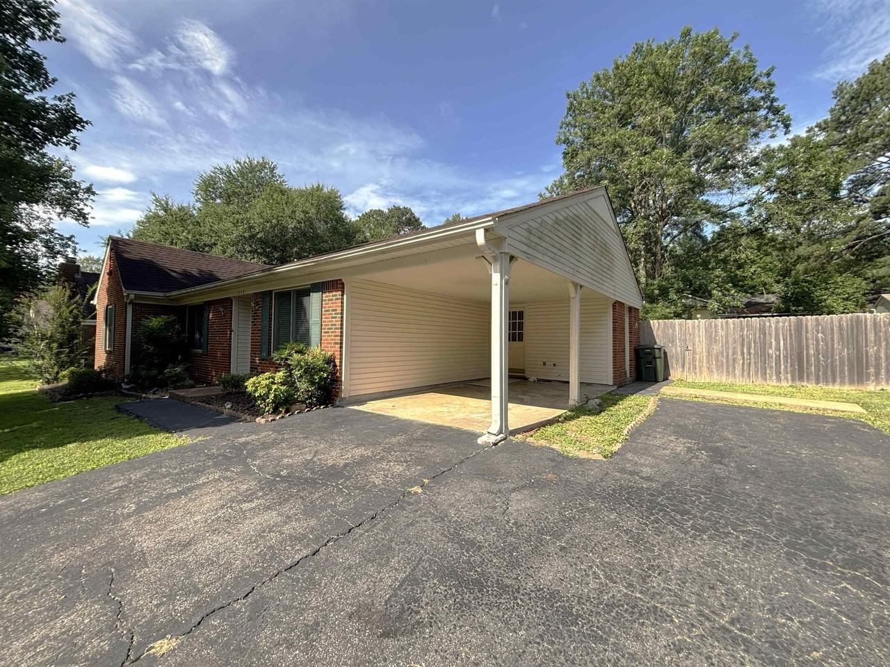 1153 Verlington Dr - Photo 2 of 17