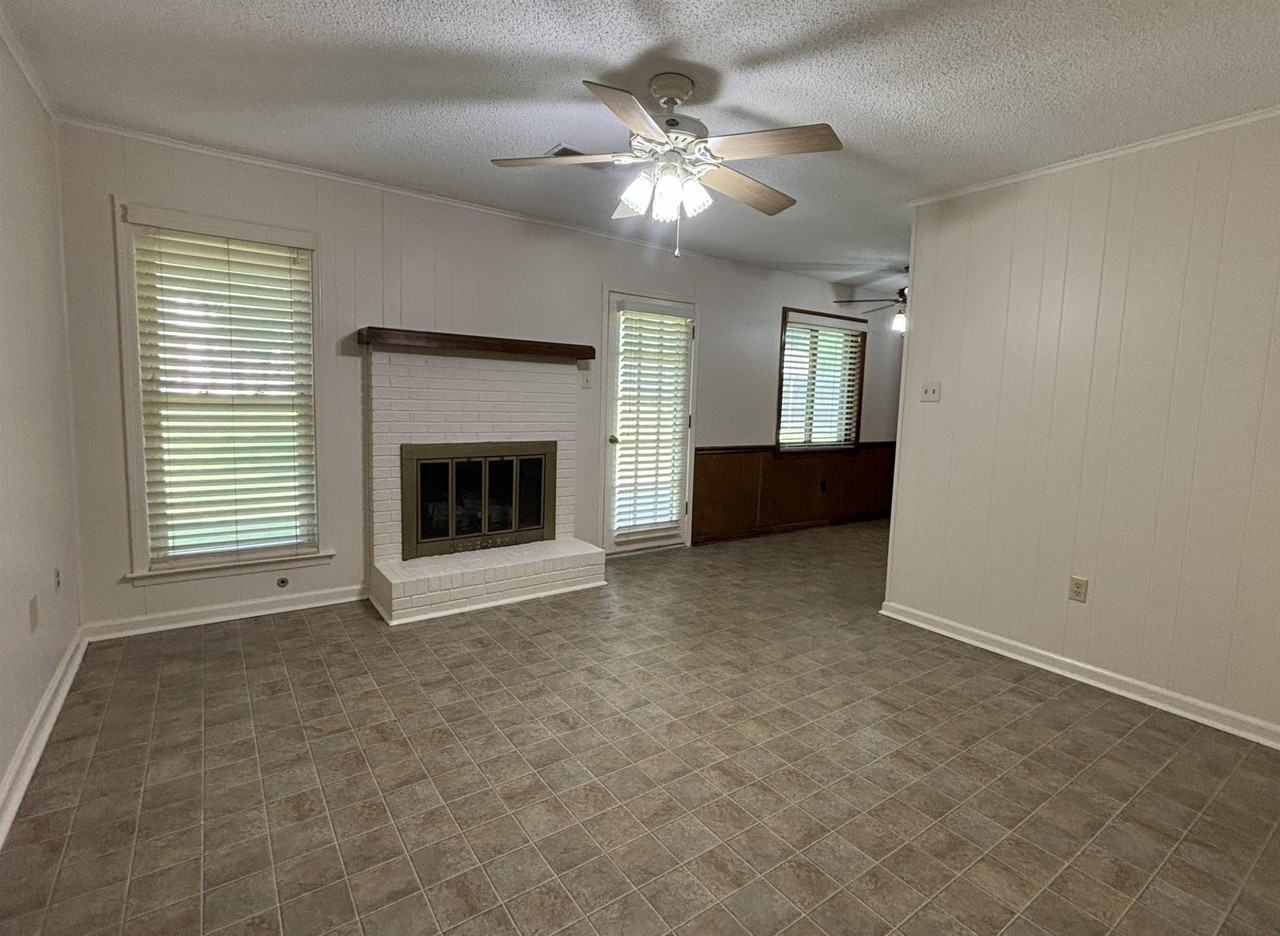 1153 Verlington Dr - Photo 5 of 17