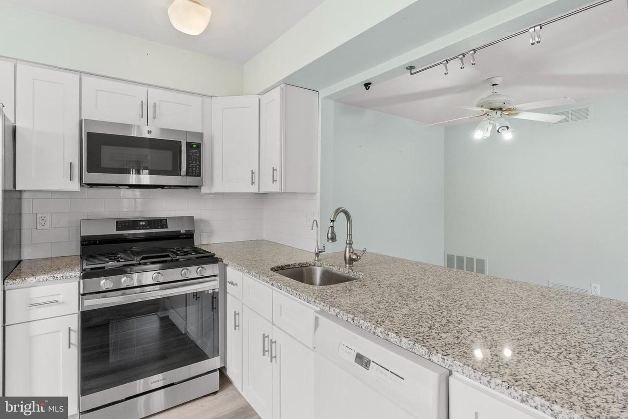 164B Bradford Court - Photo 2 of 18