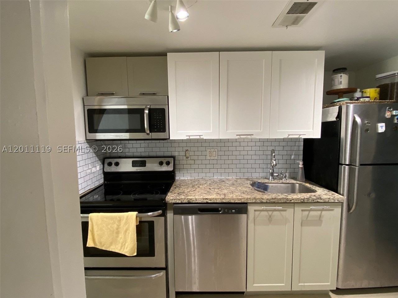 3301 Ne 5th Ave #512 - Photo 3 of 13