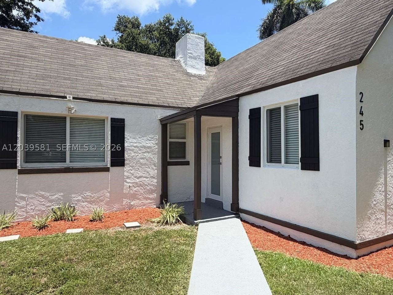 245 Sw 24th Rd - Photo 2 of 19