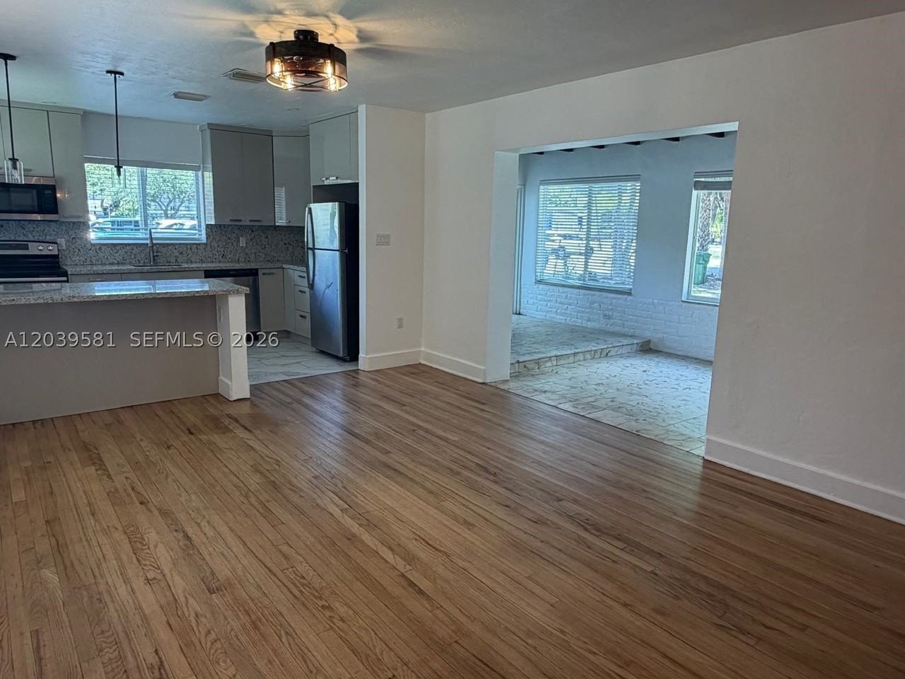 245 Sw 24th Rd - Photo 5 of 19