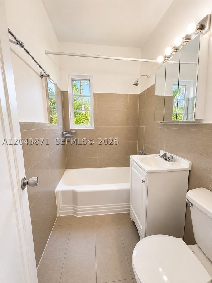 322 W 25th St #12 - Photo 7 of 12