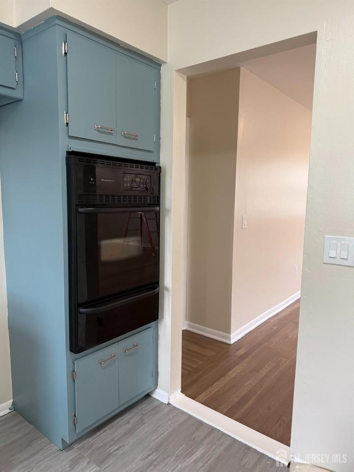 2518 Spruce St - Photo 4 of 19