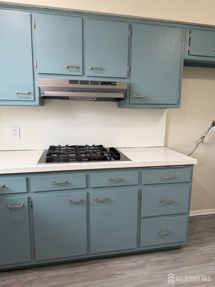 2518 Spruce St - Photo 5 of 19