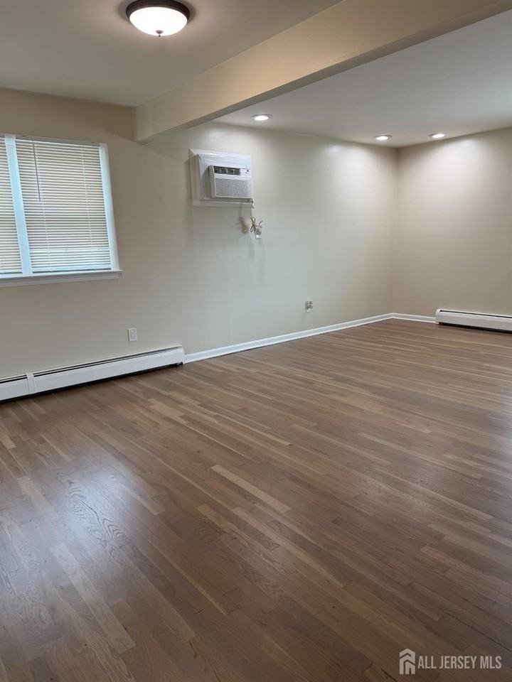 2518 Spruce St - Photo 6 of 19