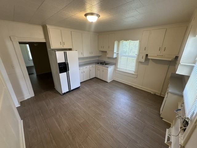 219 Girard St #1 - Photo 6 of 10