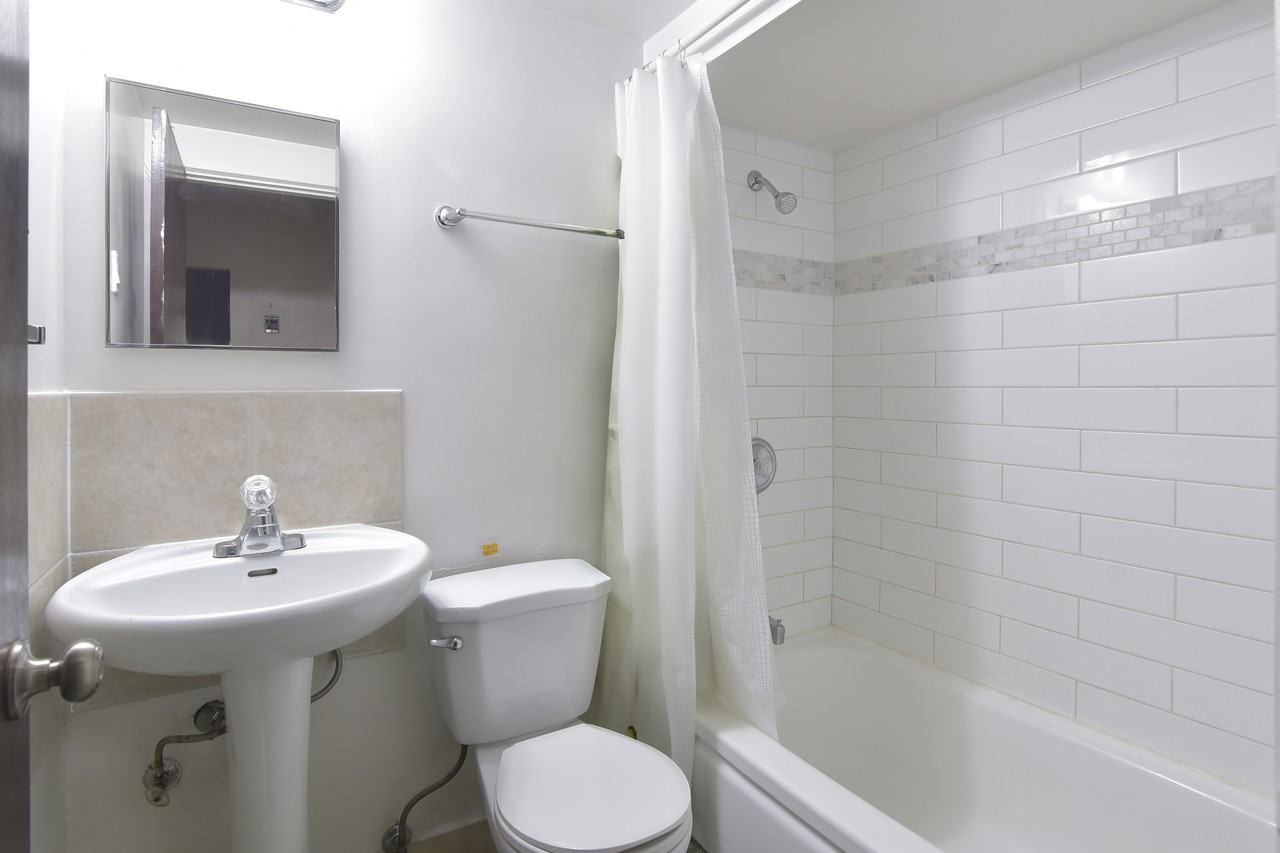 1540 Haro Street - Photo 8