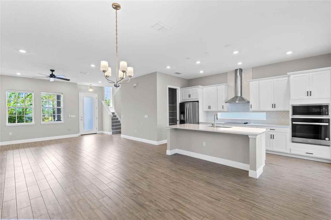 10205 Pearson Ave - Photo 3 of 31