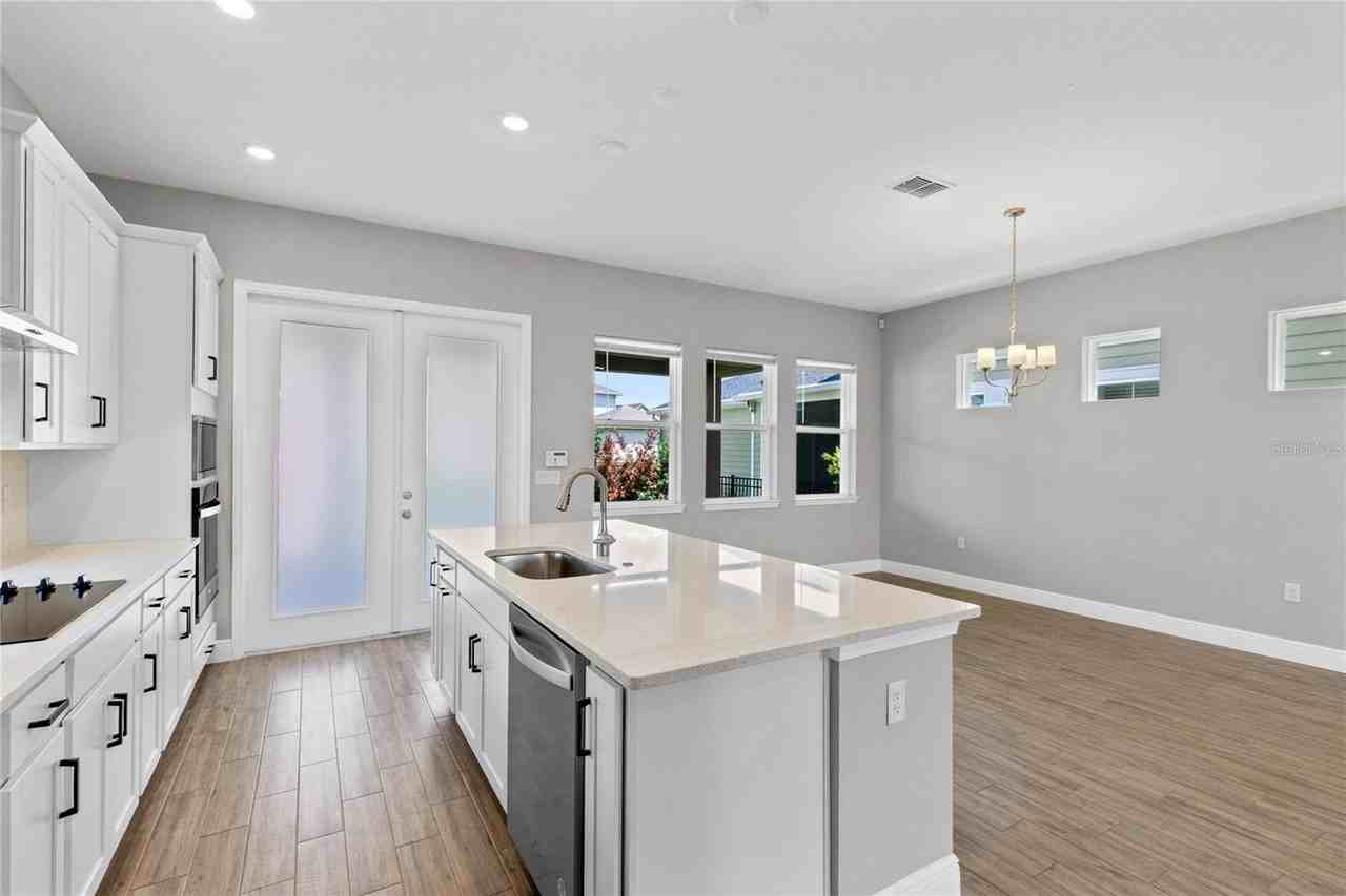 10205 Pearson Ave - Photo 6 of 31