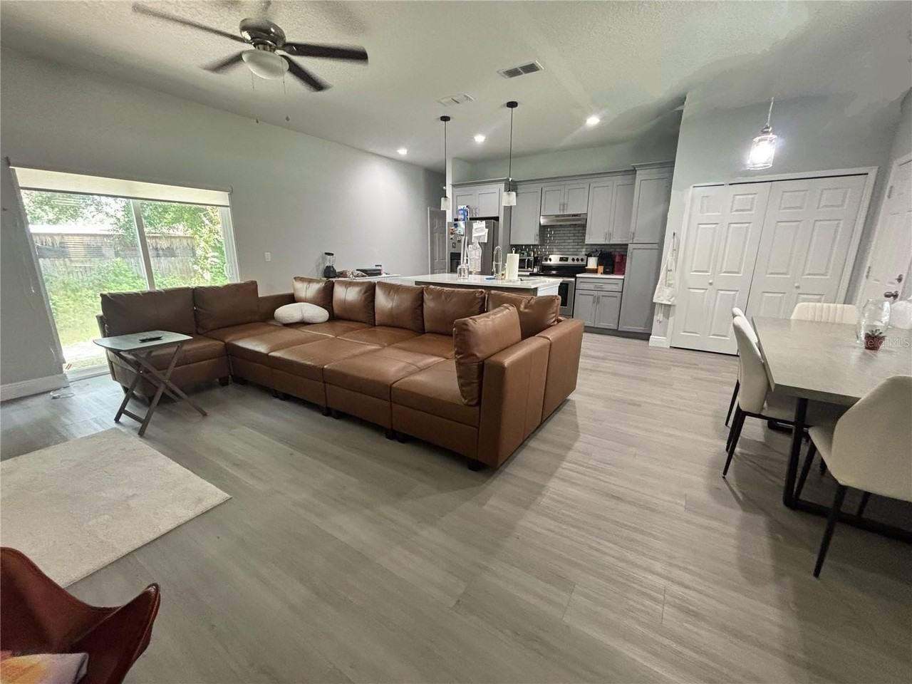 1313 5th St - Photo 3 of 6