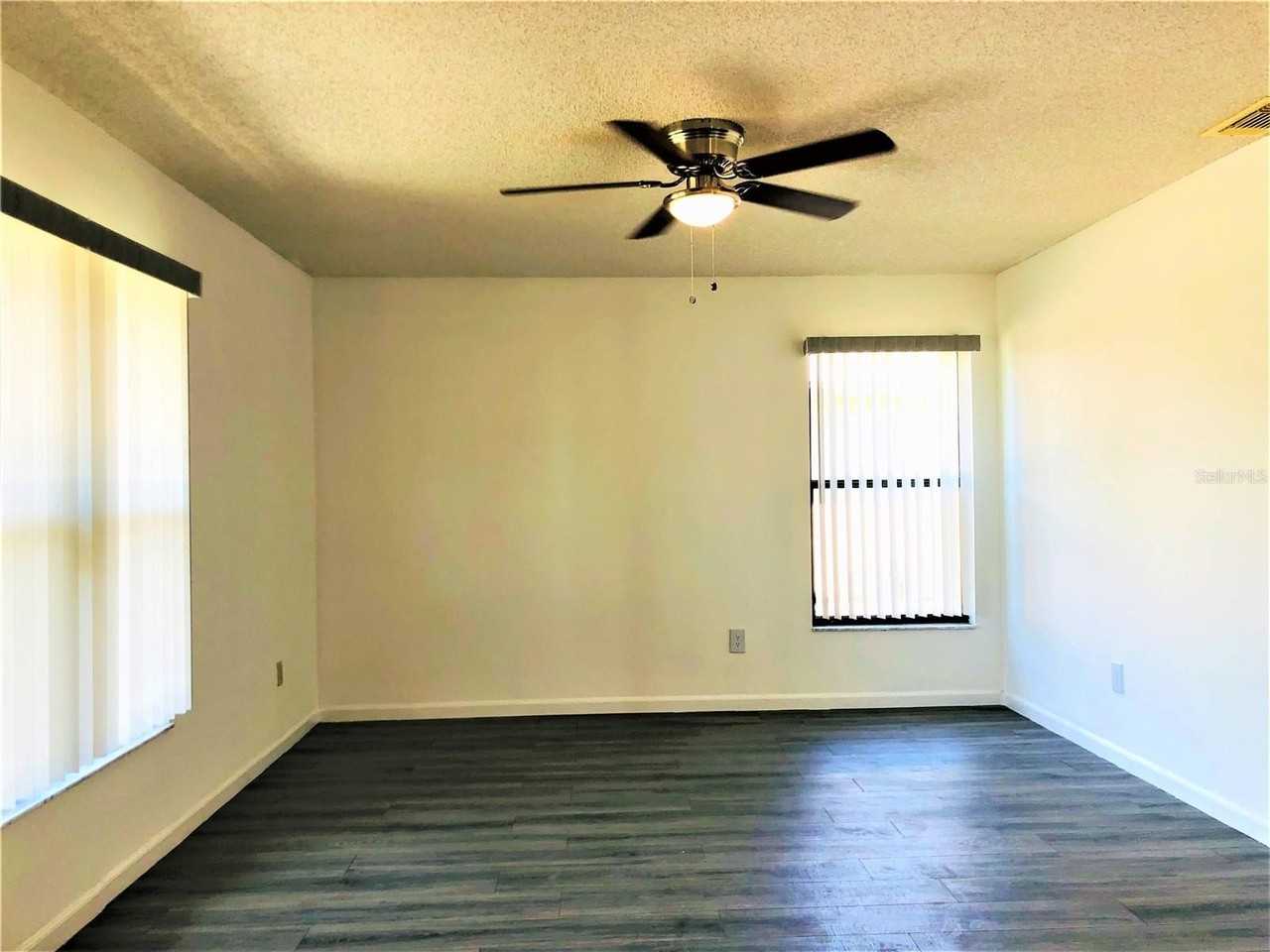 1005 Aviles Ct - Photo 3 of 10