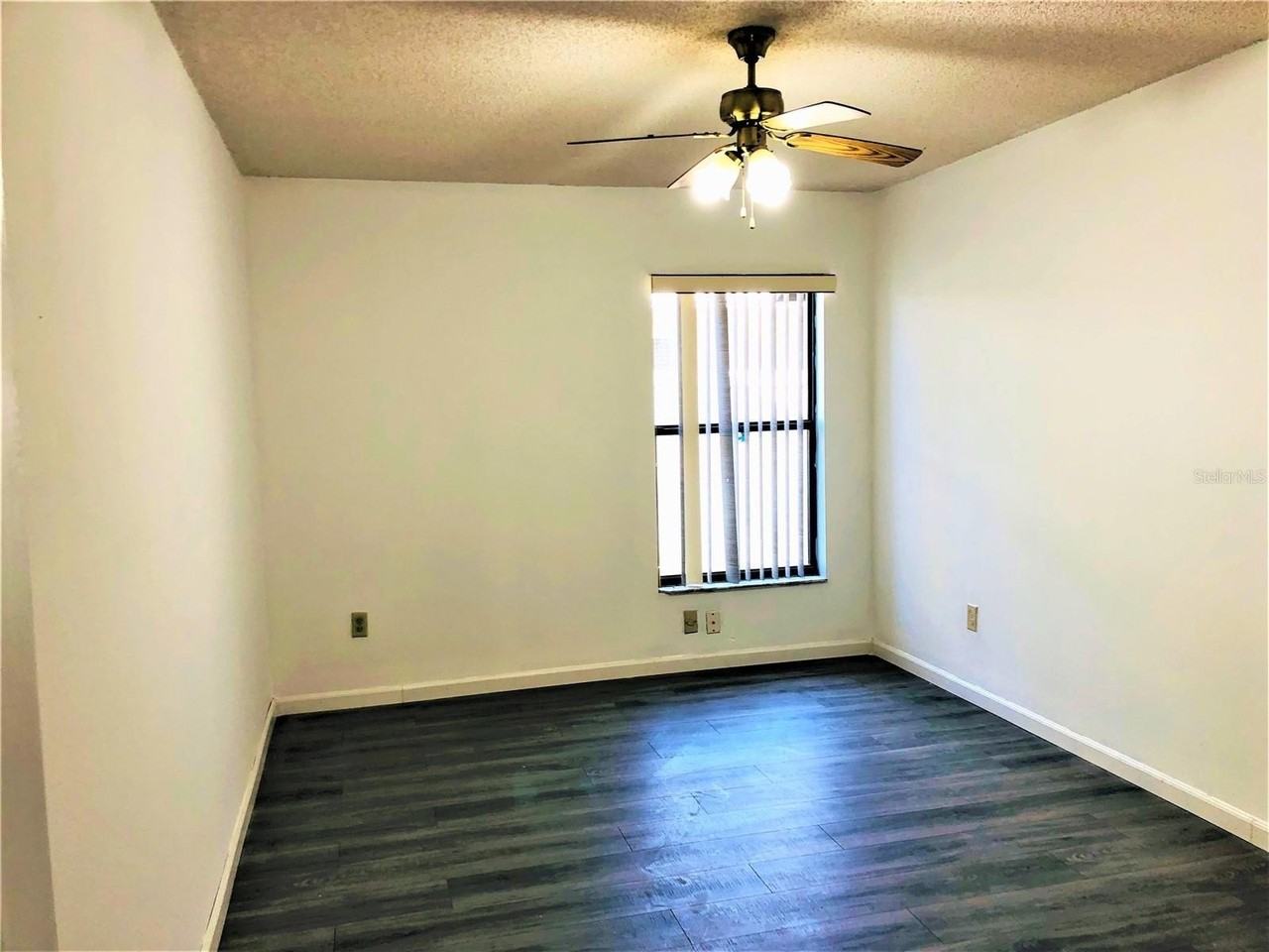 1005 Aviles Ct - Photo 4 of 10