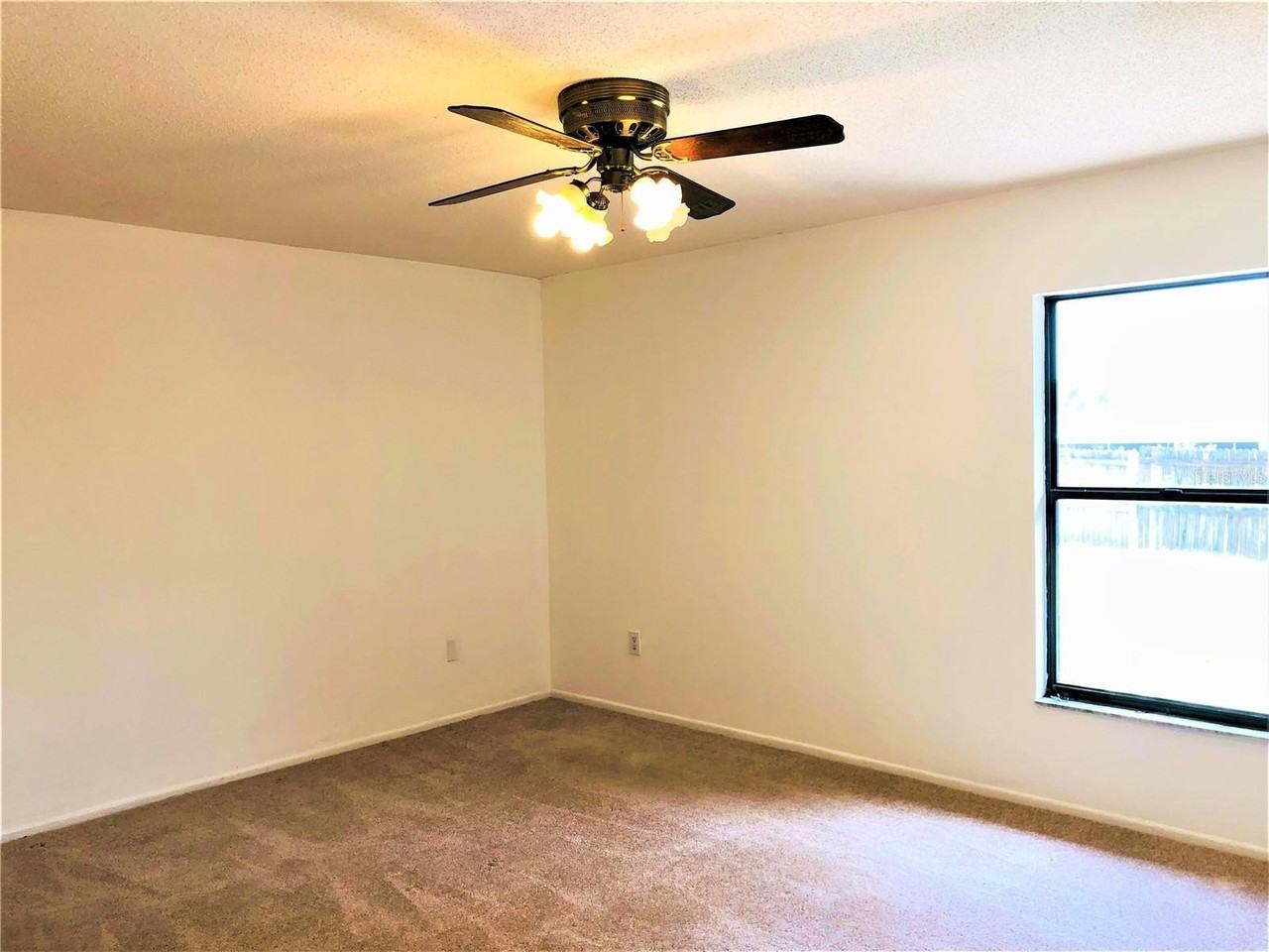 1005 Aviles Ct - Photo 7 of 10