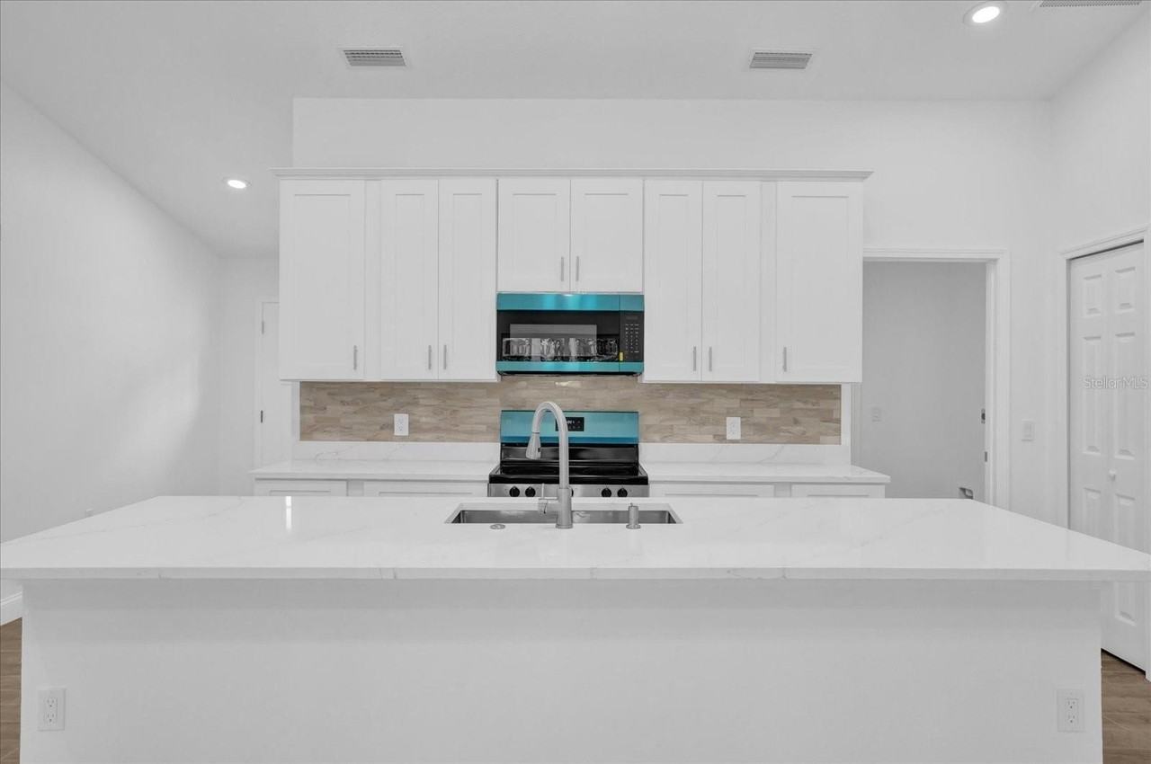 300 Cherokee Ave - Photo 6 of 31