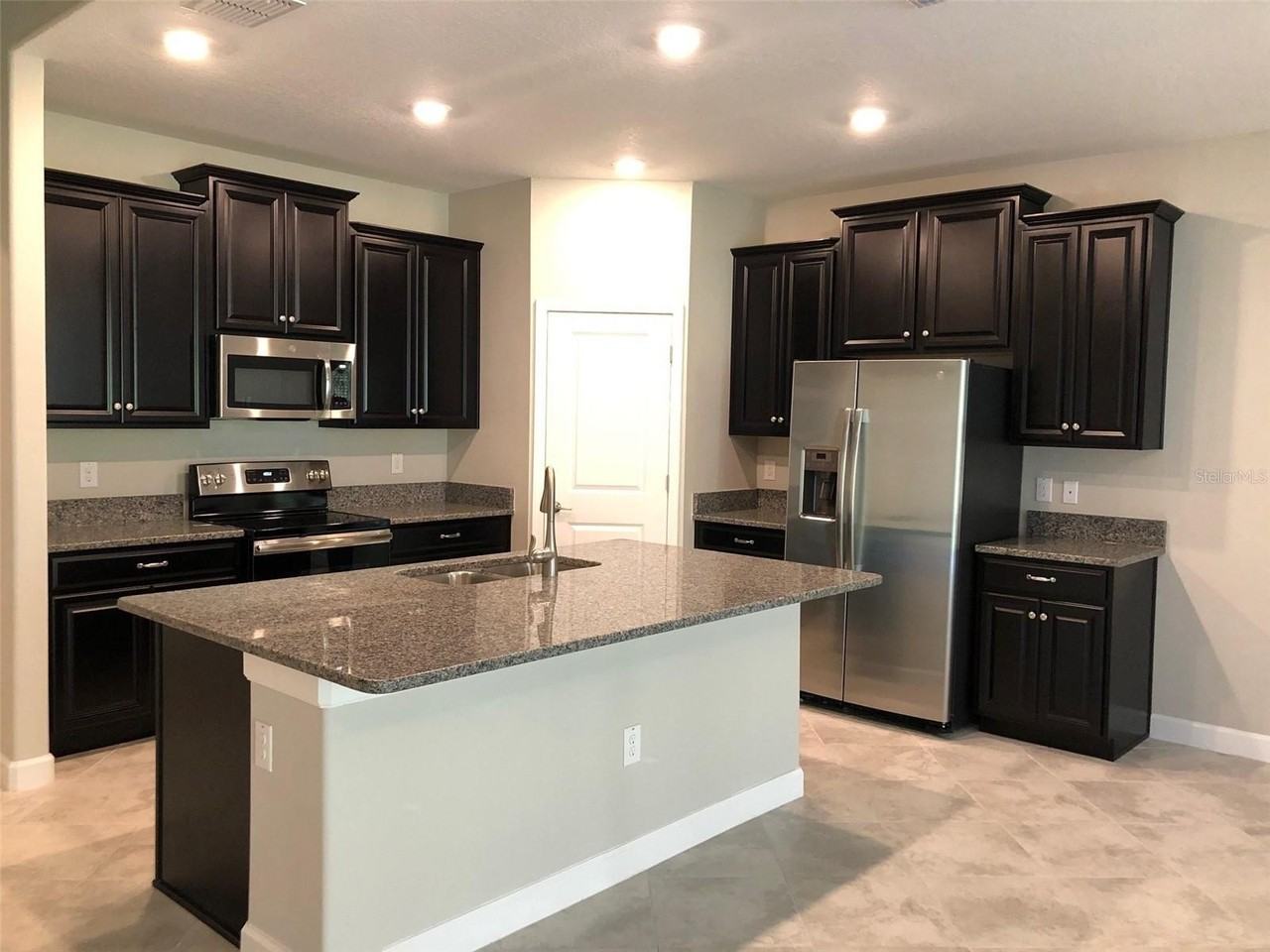 10056 Corso Milano Dr - Photo 4 of 19