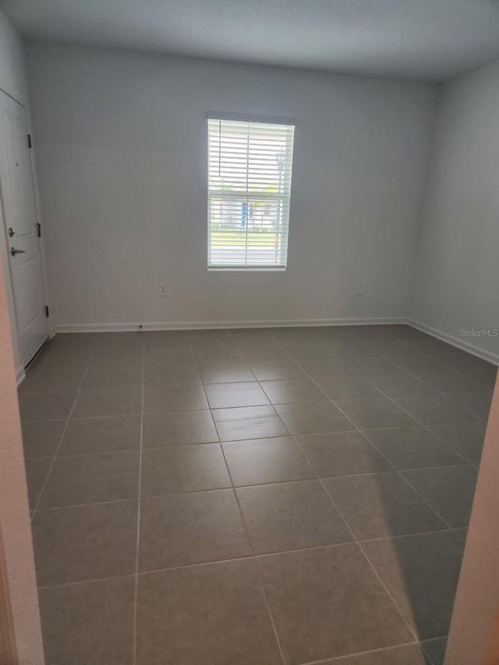 3060 Armstrong Ave #B - Photo 4 of 12