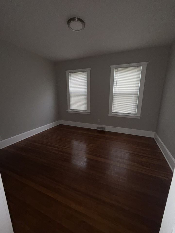 85 Morris St #2 - Photo 7 of 10