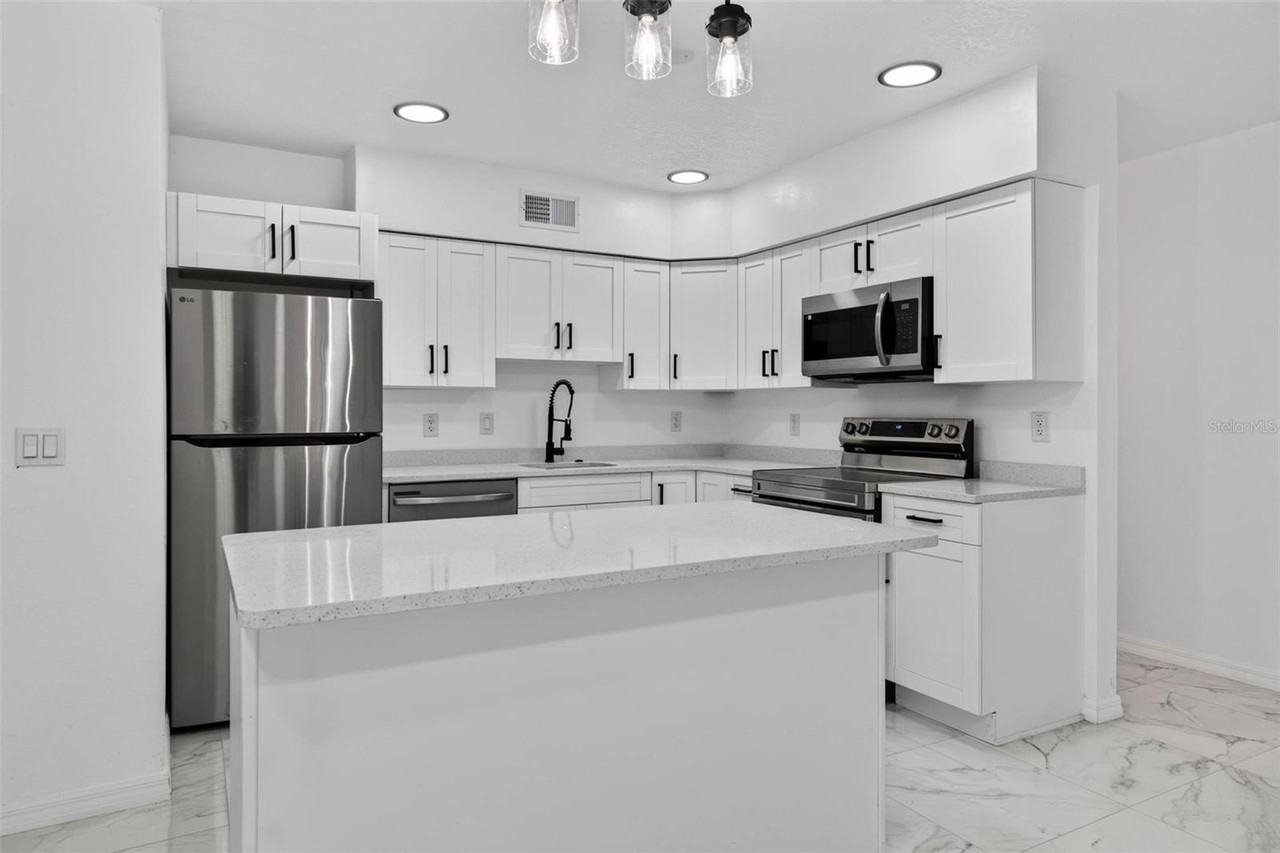 2801 45th St S - Photo 3 of 20