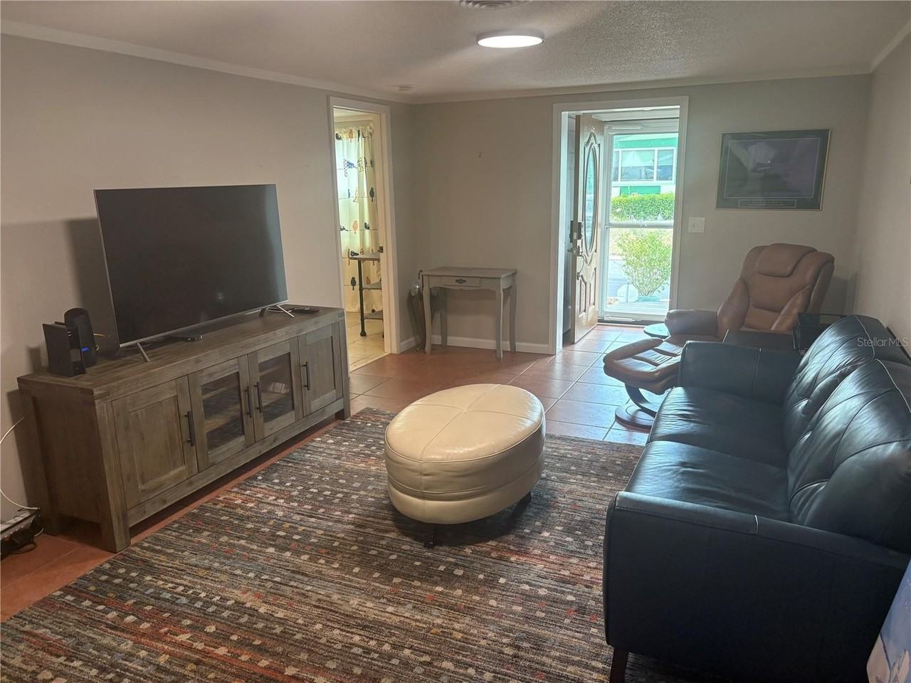1010 Osprey Ct - Photo 6 of 33