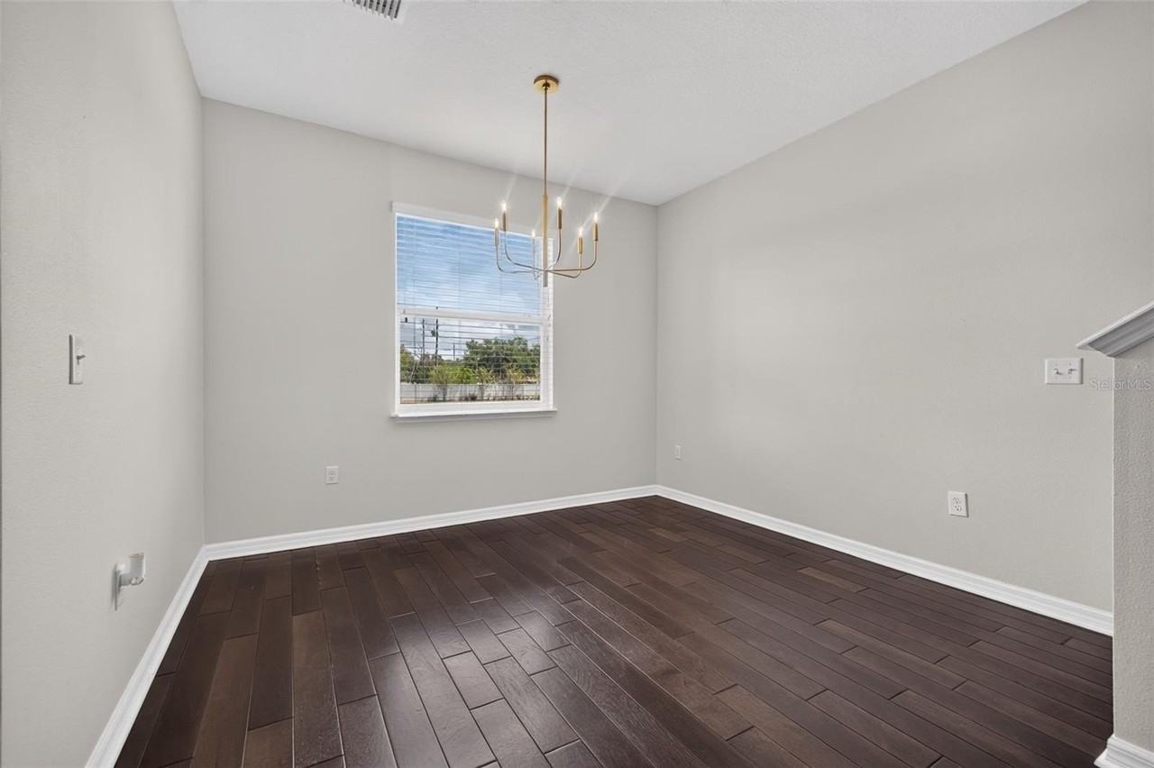519 53rd Ave N - Photo 7 of 40