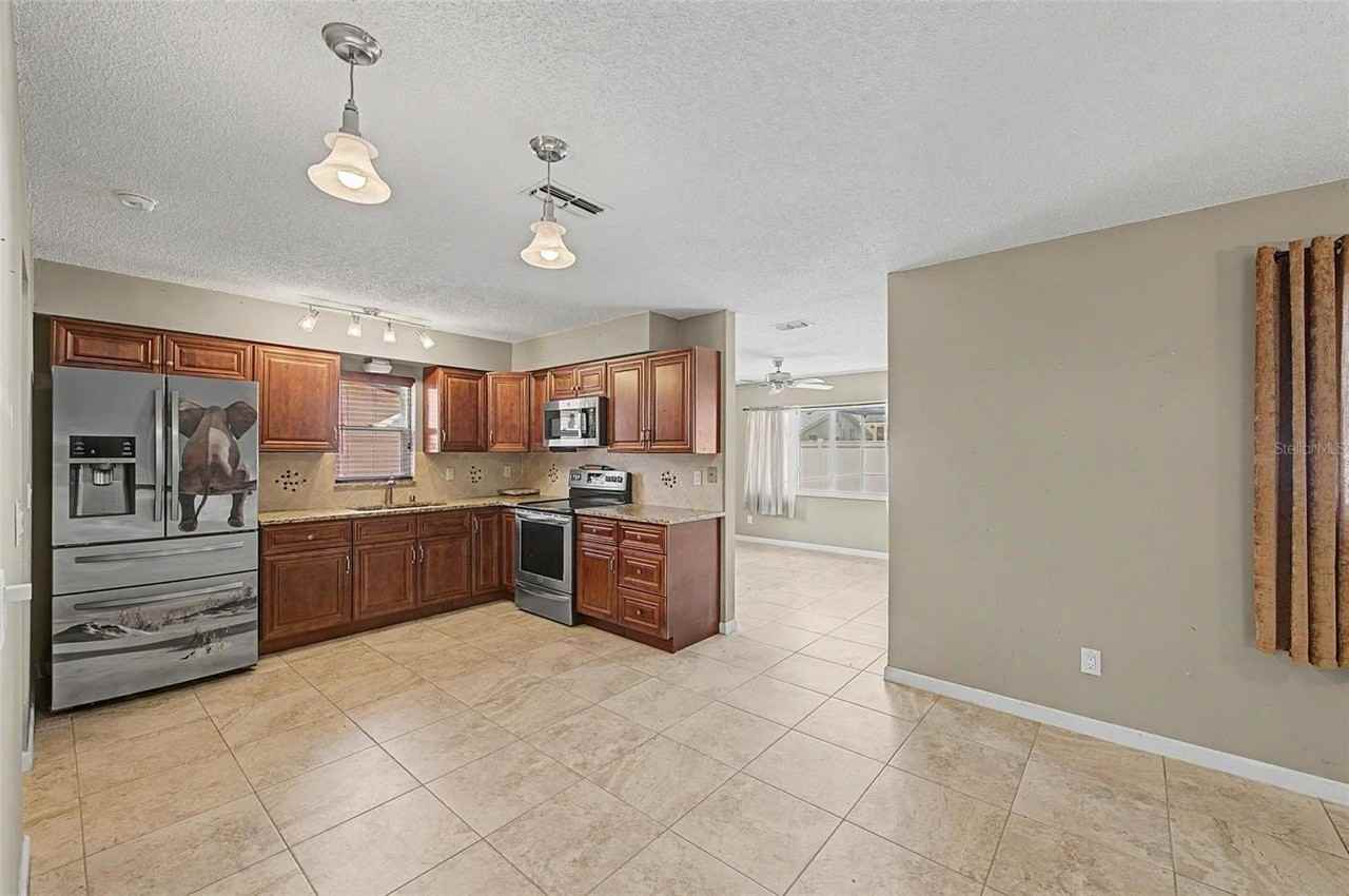 4212 Gray Squirrel Ln - Photo 5 of 29