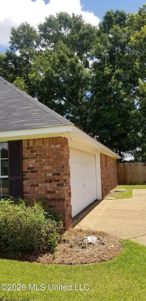 124 Hunters Row - Photo 6 of 41