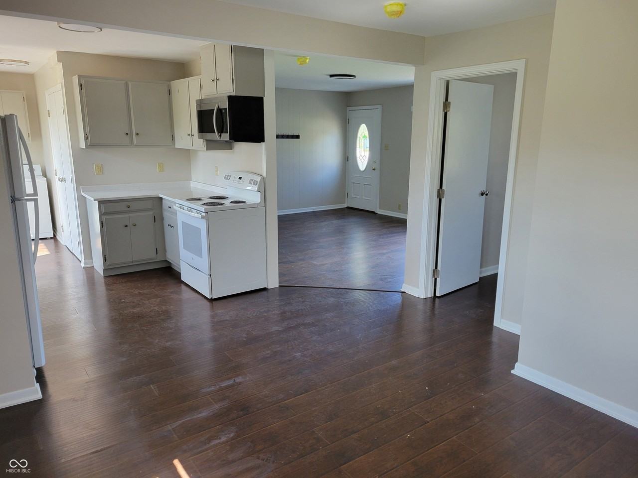 10570 Barmore Ave - Photo 2 of 14