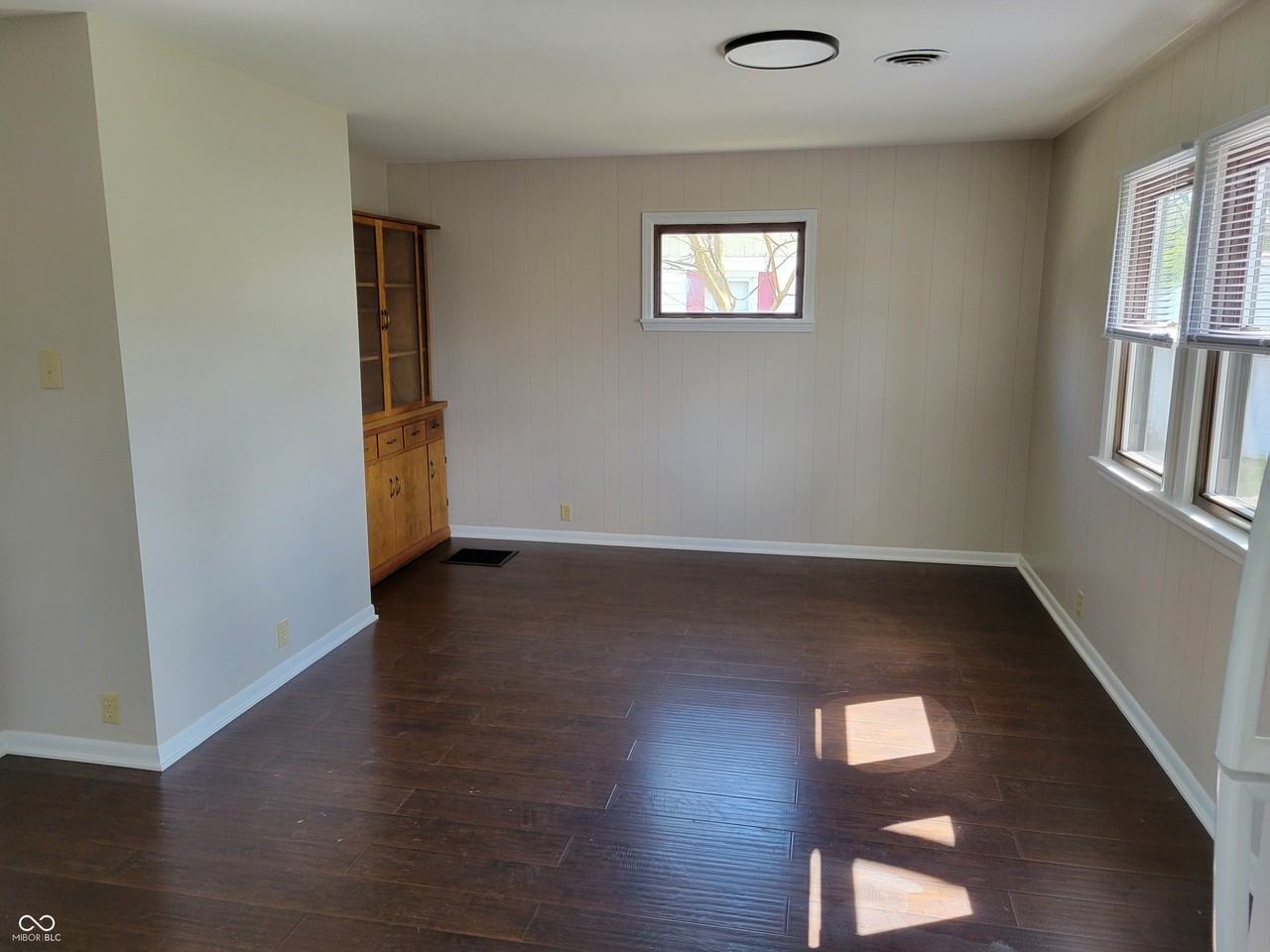 10570 Barmore Ave - Photo 5 of 14