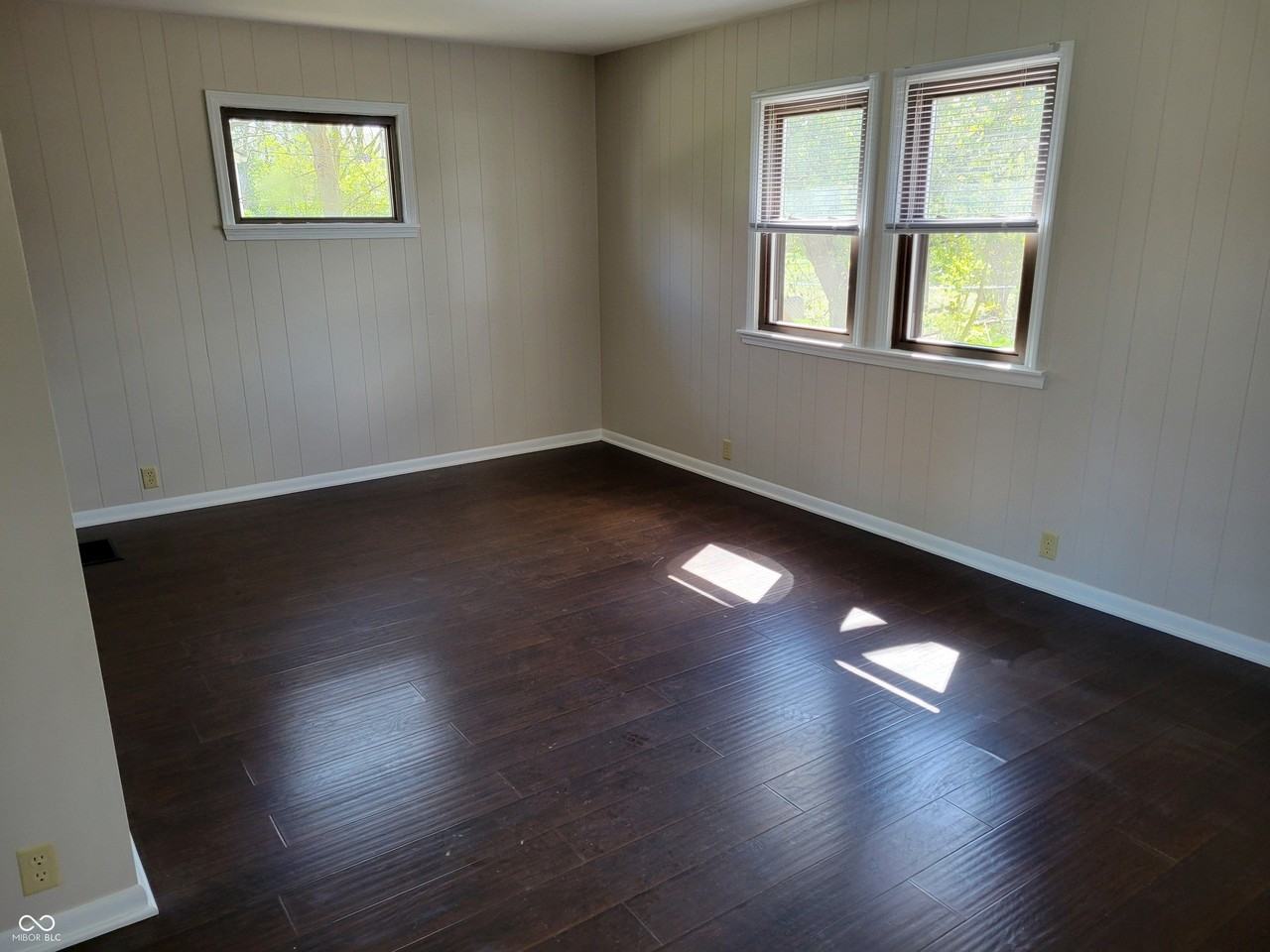 10570 Barmore Ave - Photo 6 of 14