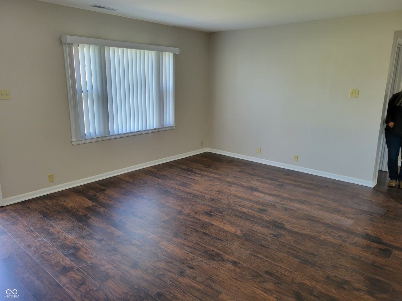 10570 Barmore Ave - Photo 7 of 14