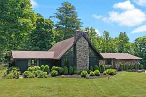 featured image of 475 N Riverside Rd