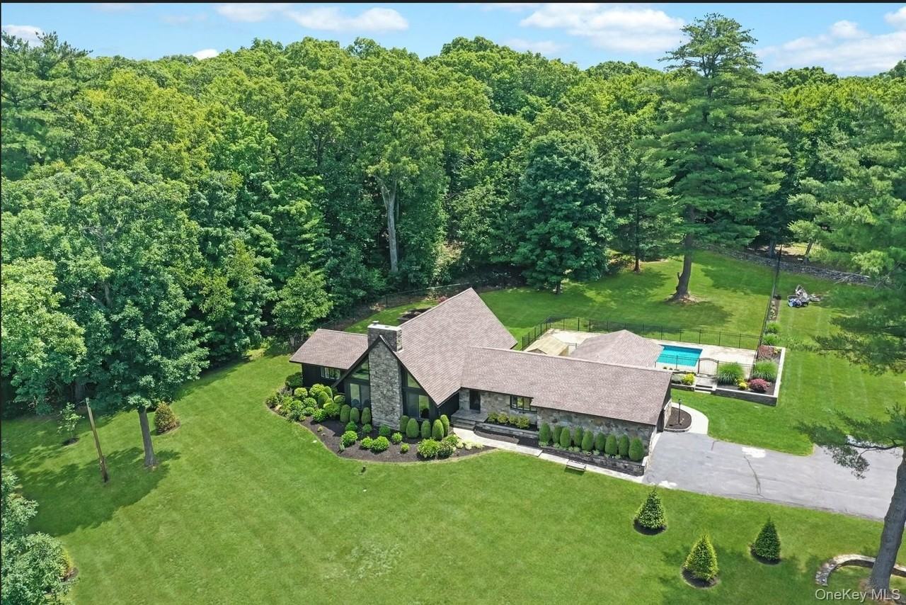 475 N Riverside Rd - Photo 5 of 49