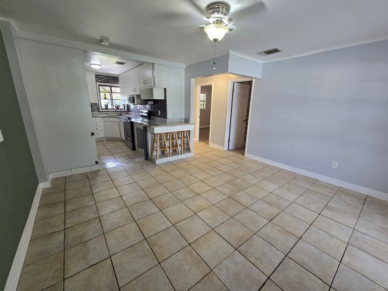420 Indiana Ave #1 - Photo 5 of 20