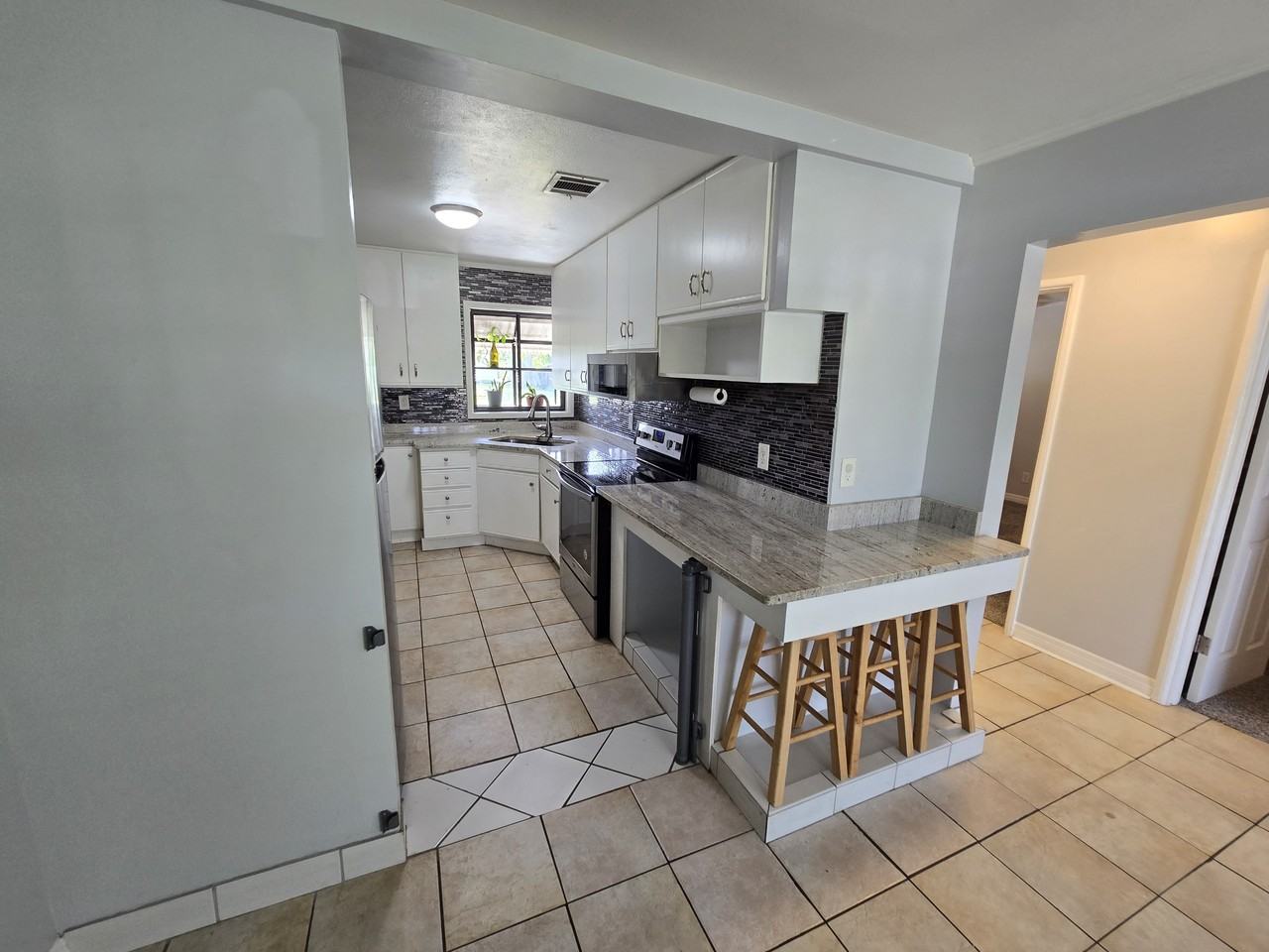 420 Indiana Ave #1 - Photo 6 of 20
