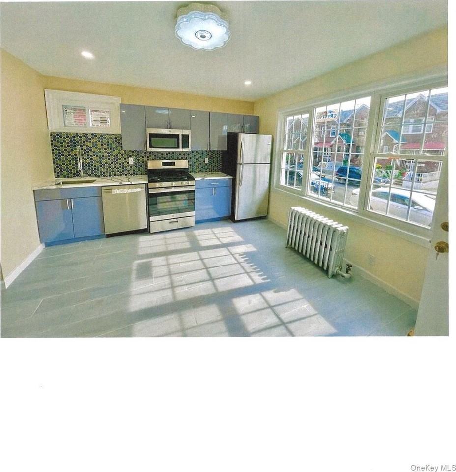 2425 97th St - Photo 2 of 5