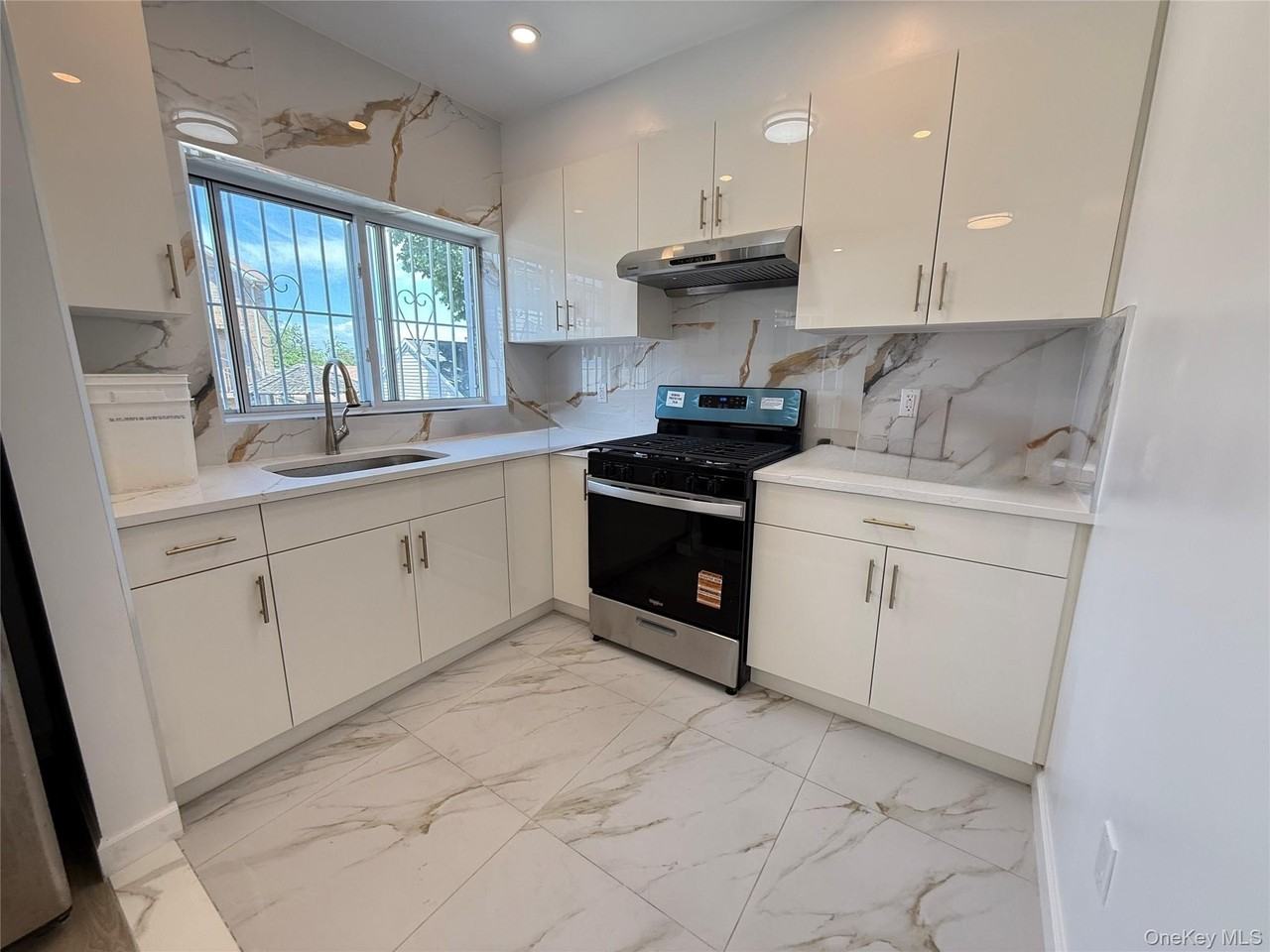 5174 72nd Pl - Photo 6 of 16