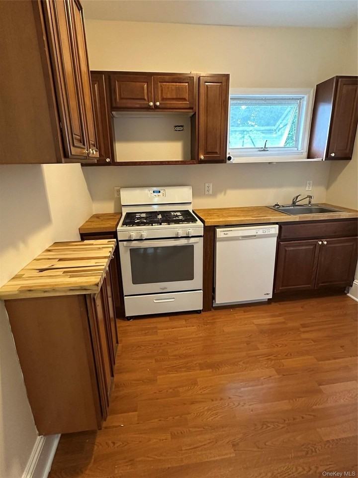 19 Wheeler Ave - Photo 6 of 17