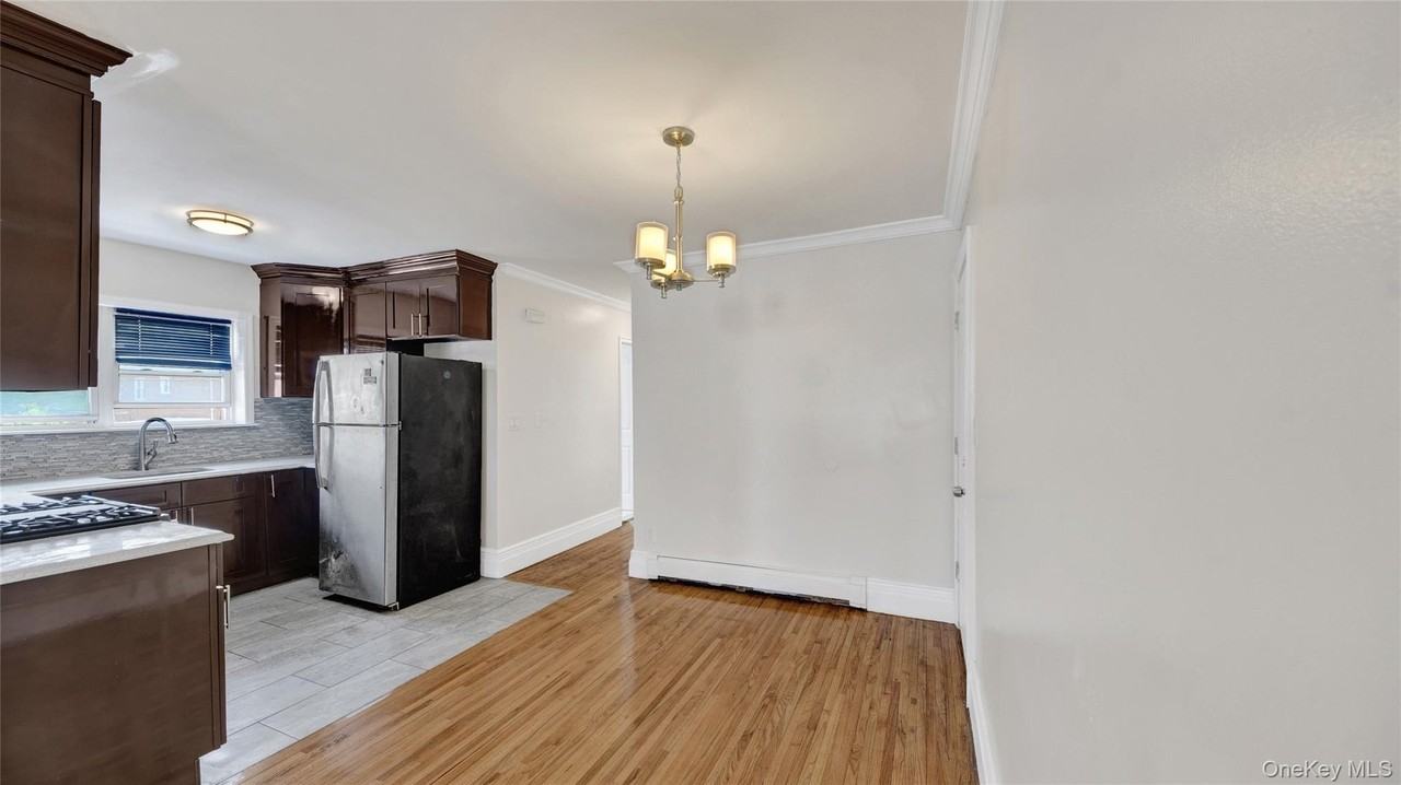 4392 Carpenter Ave - Photo 3 of 21