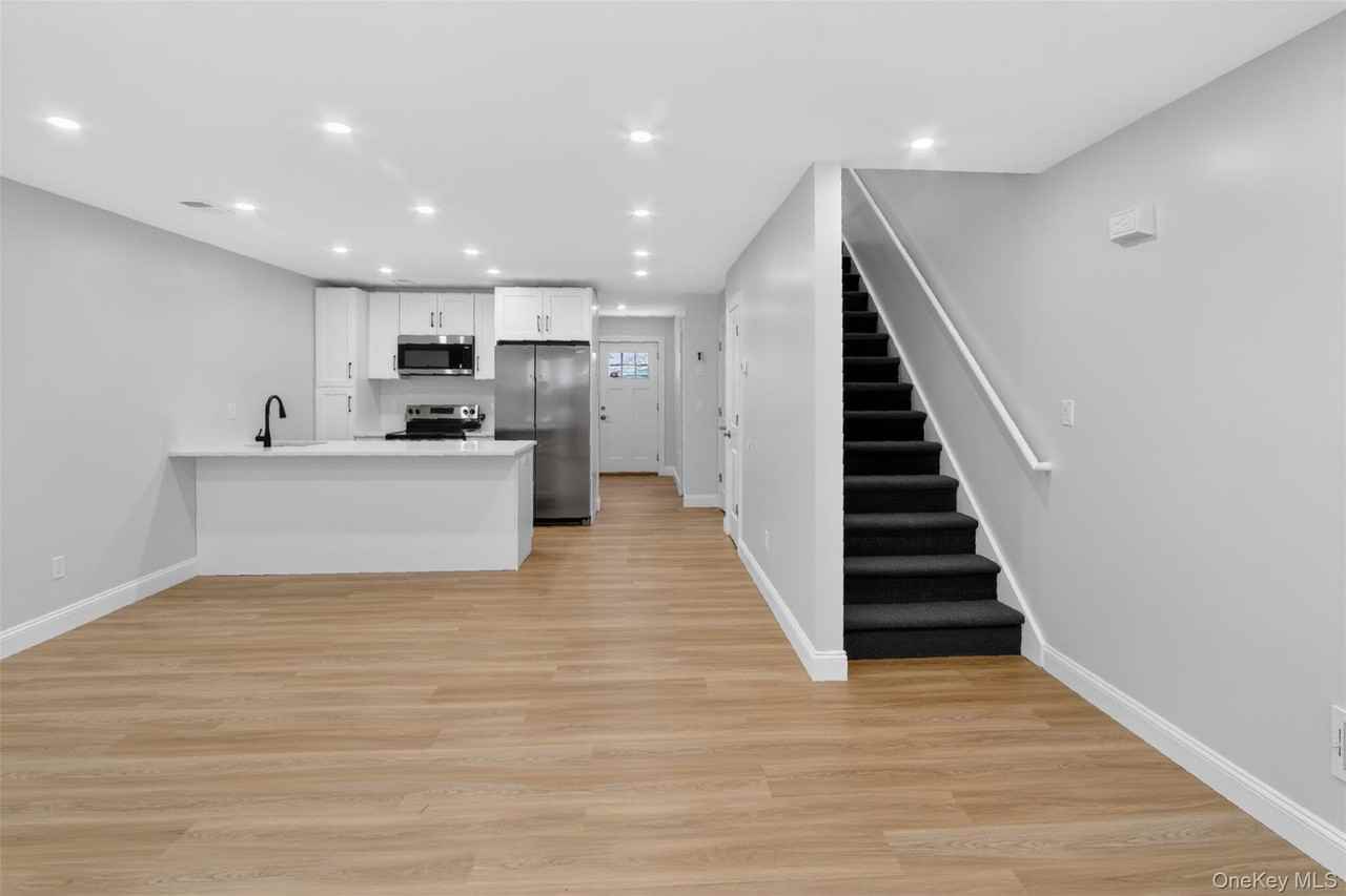 15 Hooker St - Photo 7 of 38