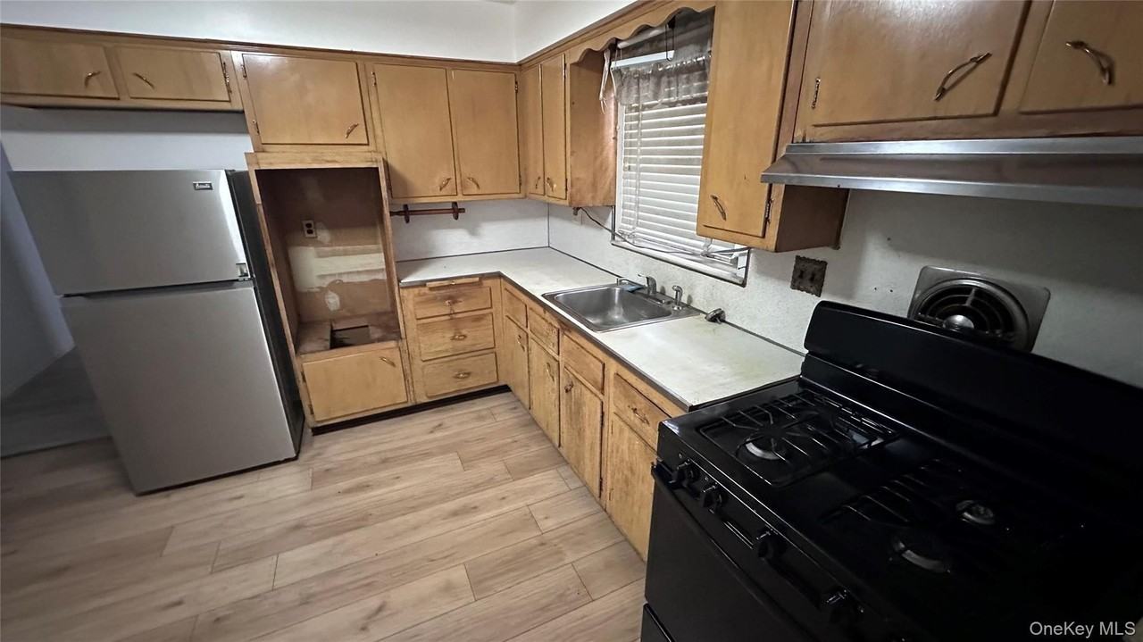 10324 121st St - Photo 2 of 21