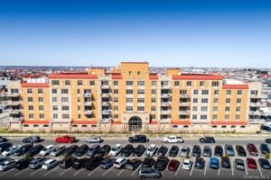 featured image of 125 E Broadway #606