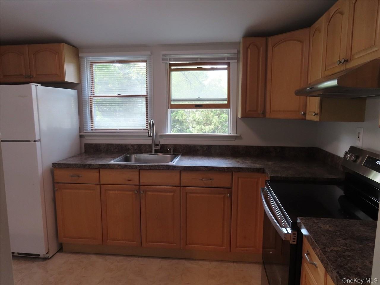 120 Cerny Pl - Photo 4 of 12