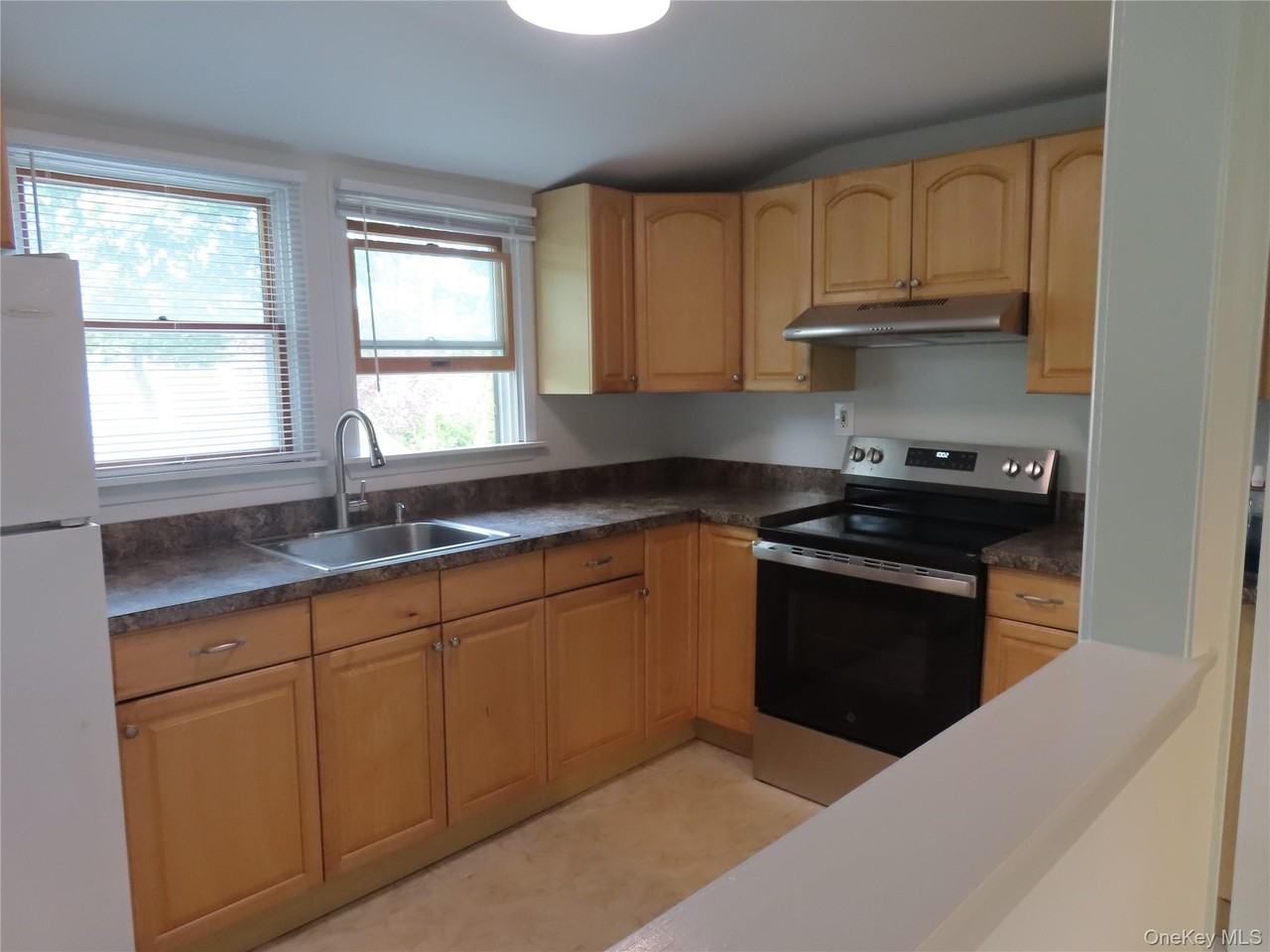 120 Cerny Pl - Photo 5 of 12