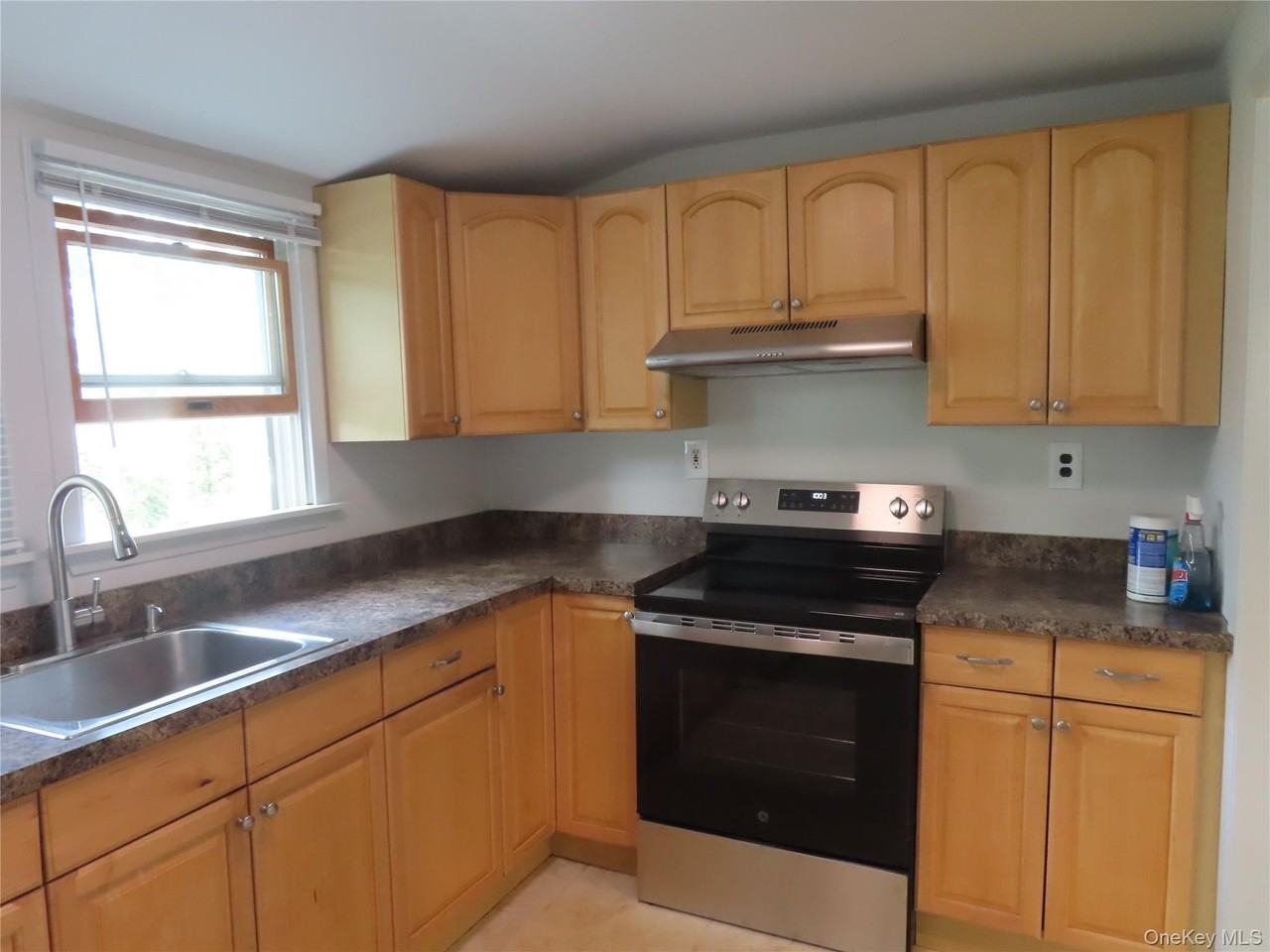 120 Cerny Pl - Photo 6 of 12
