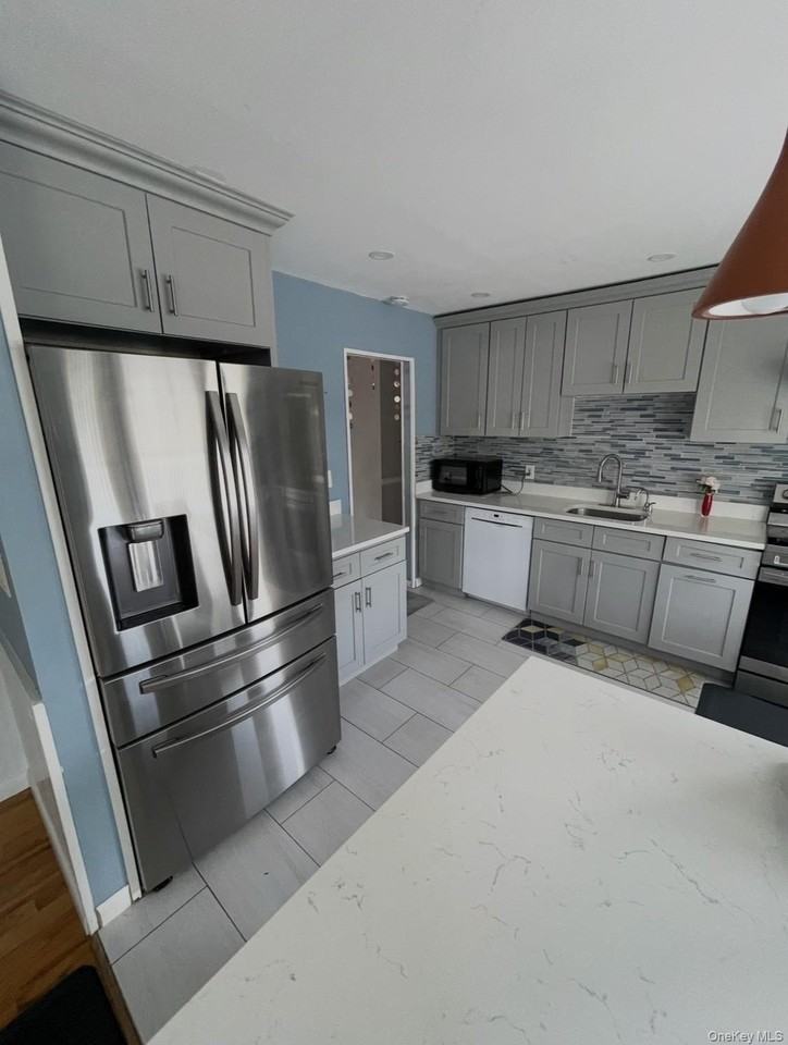 309 Sunrise Dr - Photo 5 of 19