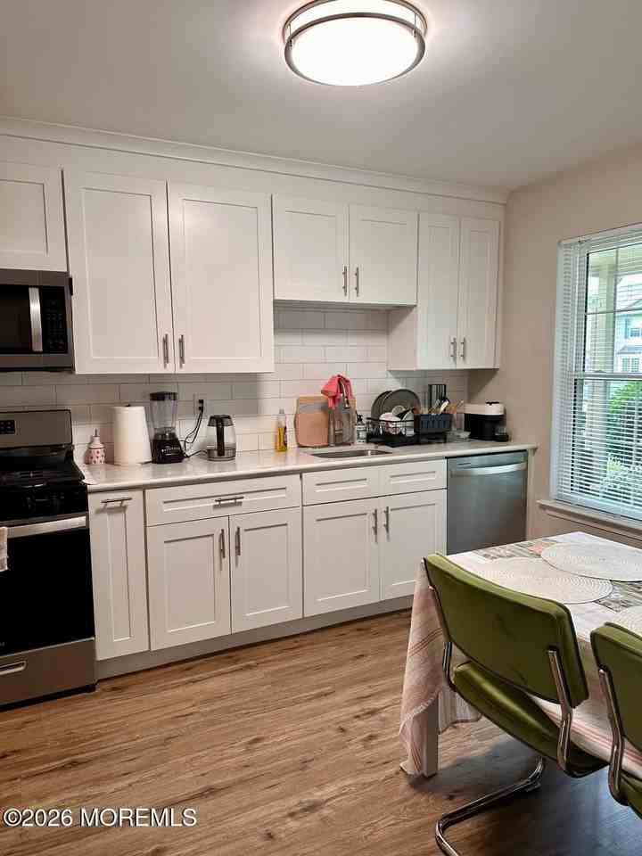 12 Stuart Dr #3 - Photo 6 of 24